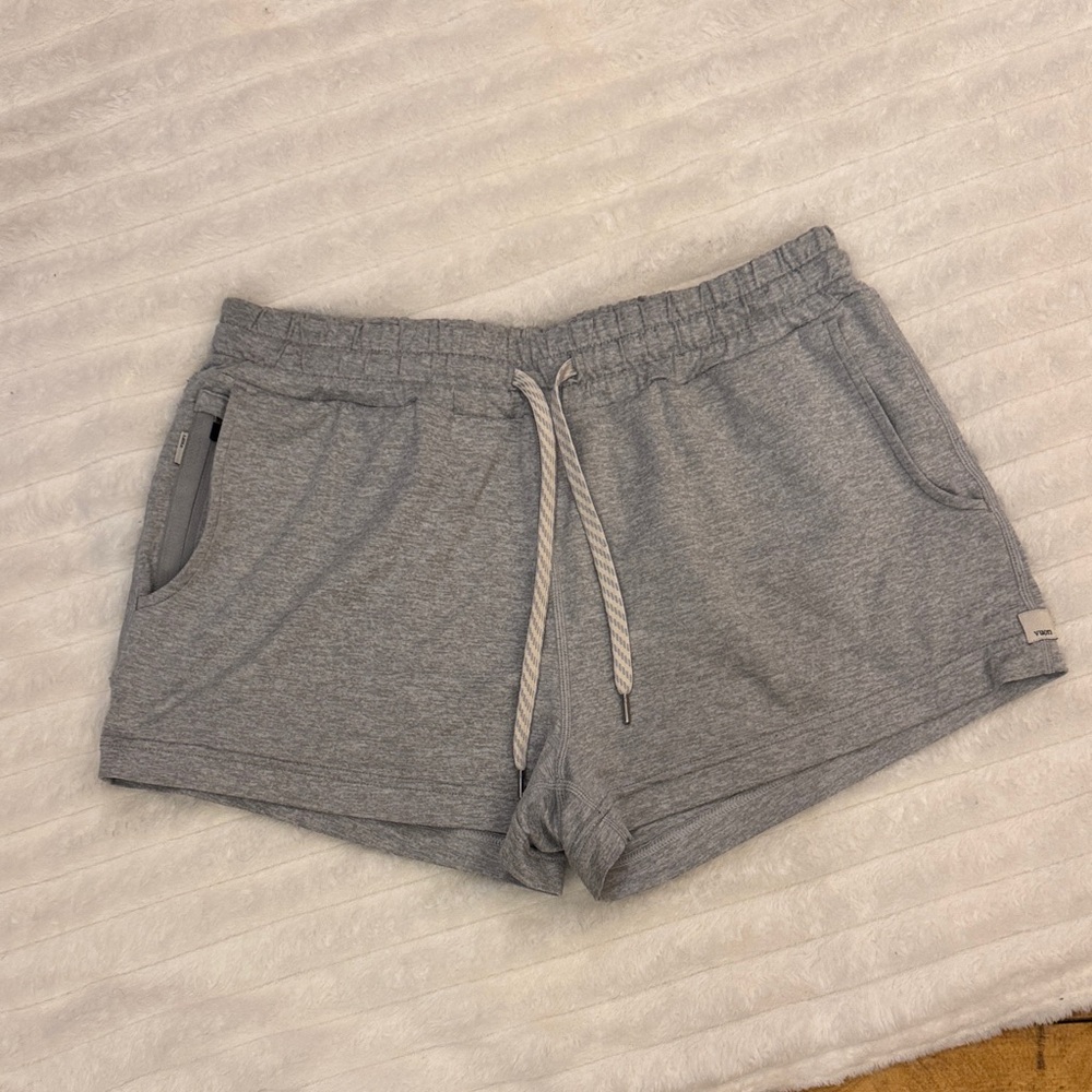 Vuori Performance Shorts Grey Small EUC